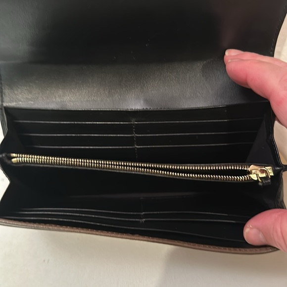 Fendi Roma as seen on pic on logo-long wallet dark tan/ light brown in EUC - Picture 7 of 10